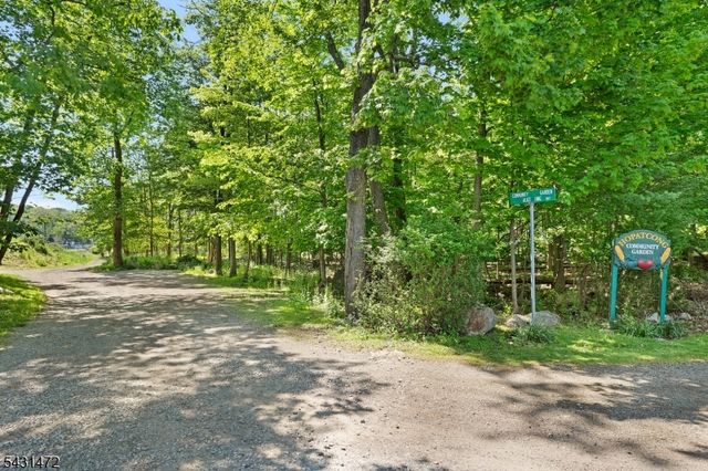 110 Bell Ave, Hopatcong Boro, NJ 07843