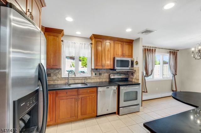 110 Bell Ave, Hopatcong Boro, NJ 07843