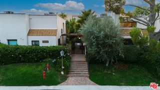 5243 Yarmouth Avenue 31, Encino (los Angeles), CA 91316