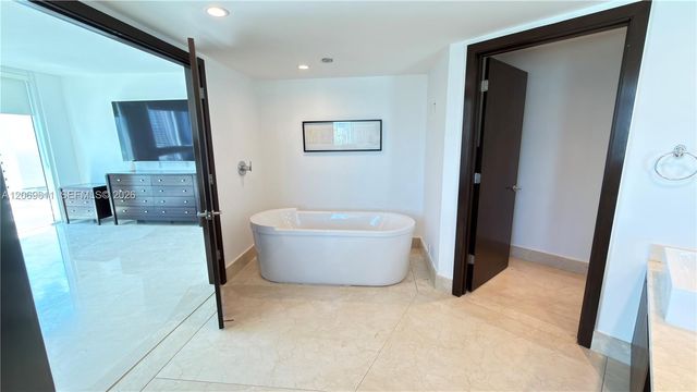 150 Sunny Isles Boulevard 1-UPH1, Sunny Isles Beach, FL 33160