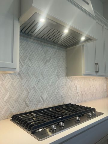 323 Lakecrest Drive, Lakewood Village, TX 75068