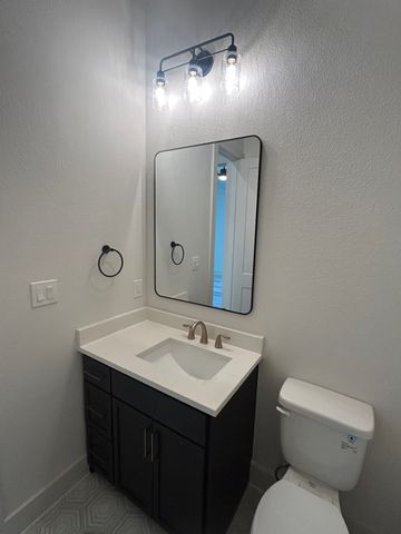 323 Lakecrest Drive, Lakewood Village, TX 75068