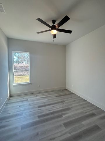 323 Lakecrest Drive, Lakewood Village, TX 75068