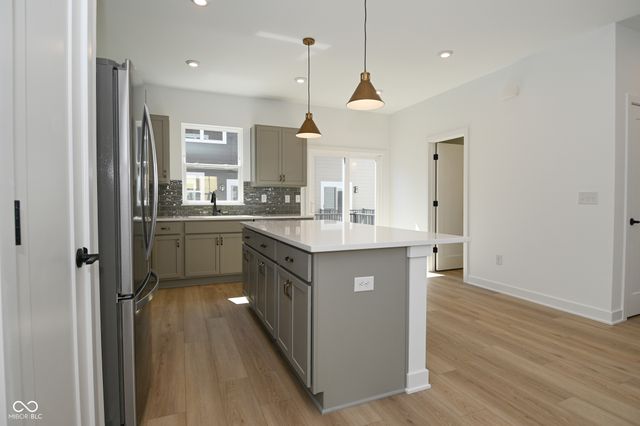 2450 Peoples Drive, Indianapolis, IN 46205