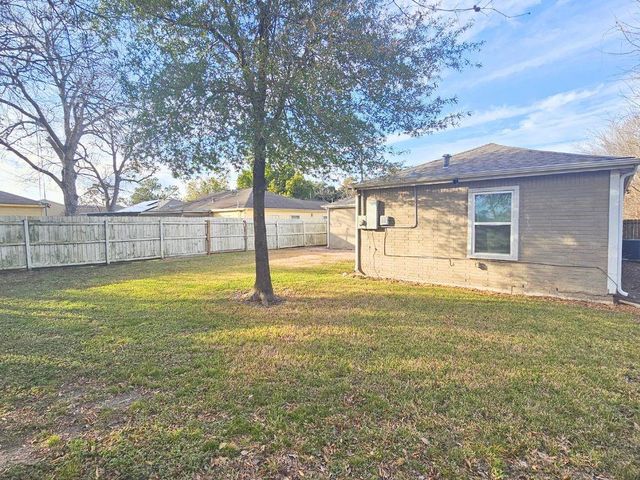 8782 Flossie Mae Street, Houston, TX 77029