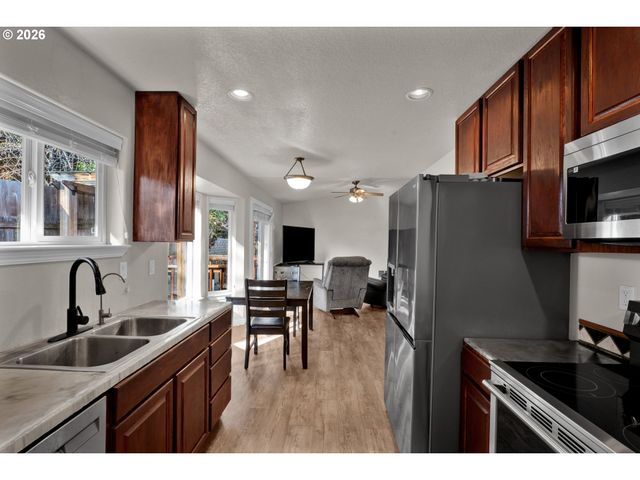 76554 BOBBE Way, Oakridge, OR 97463