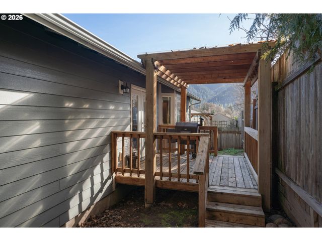 76554 BOBBE Way, Oakridge, OR 97463