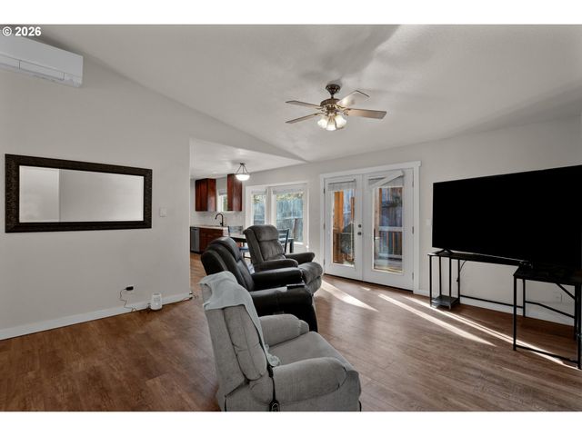 76554 BOBBE Way, Oakridge, OR 97463