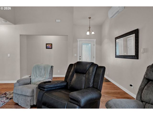 76554 BOBBE Way, Oakridge, OR 97463