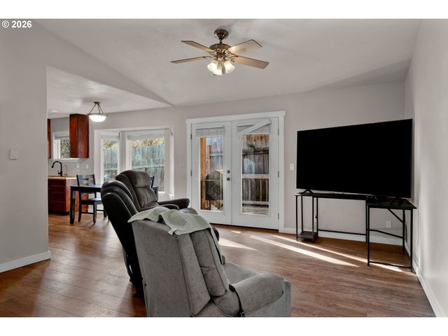 76554 BOBBE Way, Oakridge, OR 97463