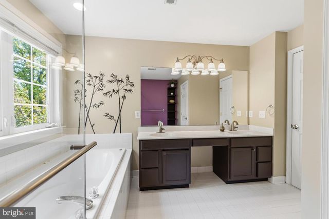 307 WINTERTHUR LN, Newark, DE 19711
