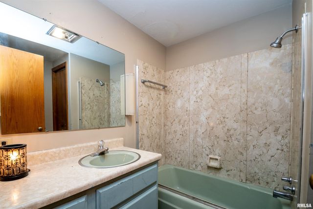 4929 N EVERTS Court, Peoria, IL 61614