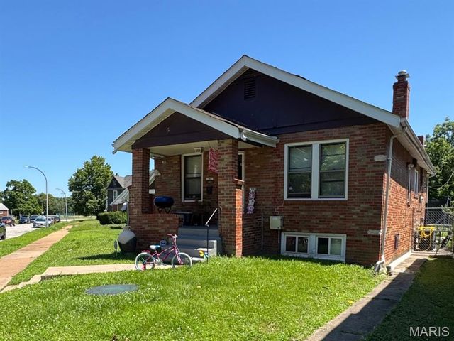 8526 Lowell, St Louis, MO 63147