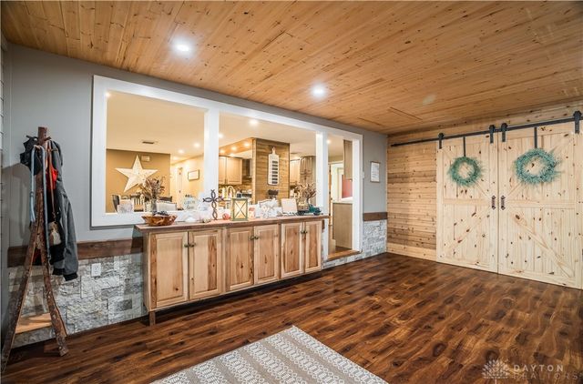 294 New Garden, New Paris, OH 45347