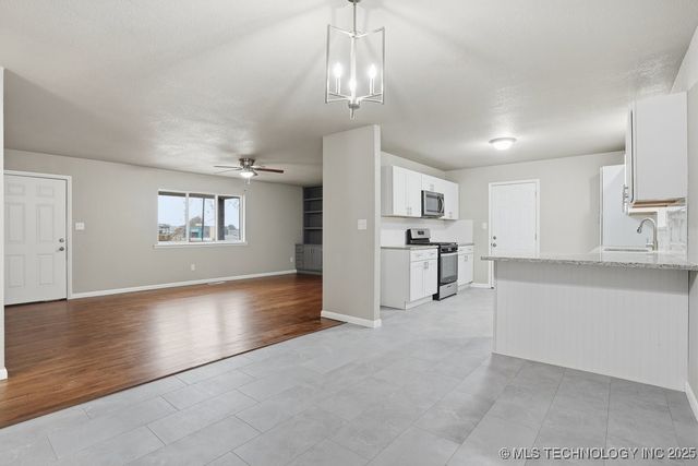 13111 E 76th Street, Owasso, OK 74055