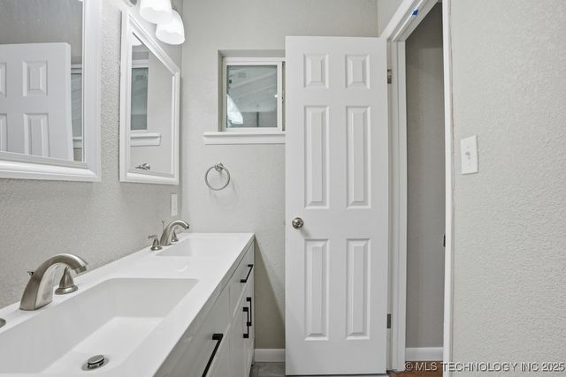 13111 E 76th Street, Owasso, OK 74055