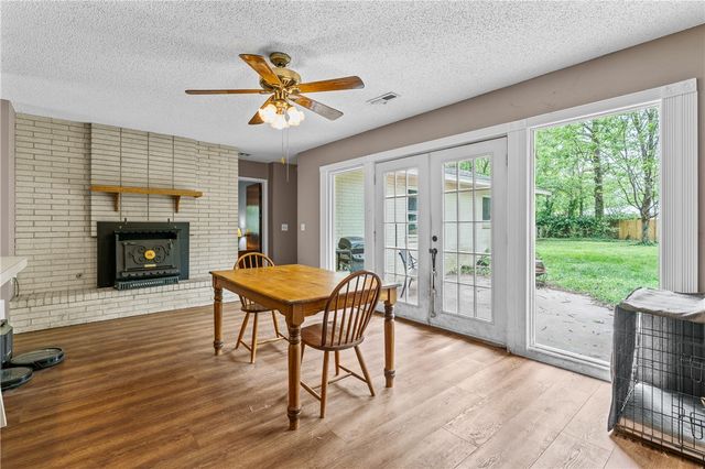 1703 W Emma Avenue, Springdale, AR 72762