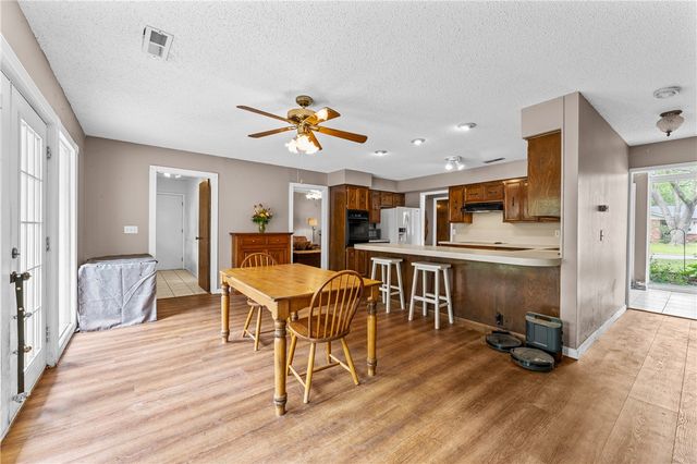 1703 W Emma Avenue, Springdale, AR 72762