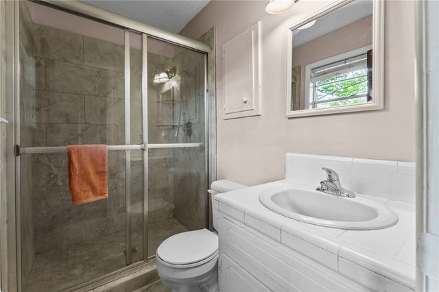 1703 W Emma Avenue, Springdale, AR 72762