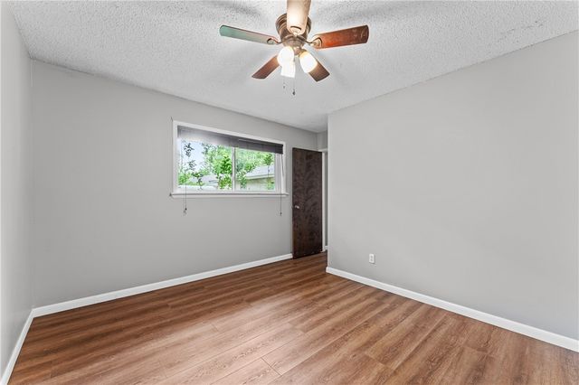 1703 W Emma Avenue, Springdale, AR 72762