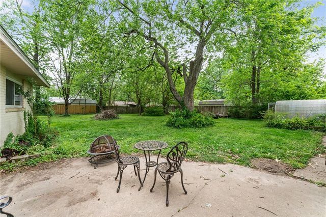 1703 W Emma Avenue, Springdale, AR 72762
