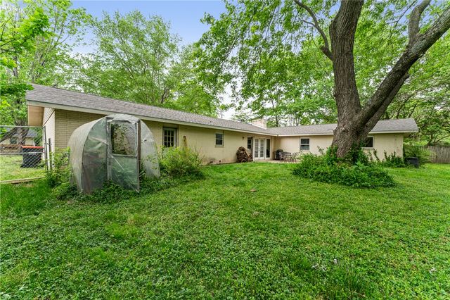 1703 W Emma Avenue, Springdale, AR 72762