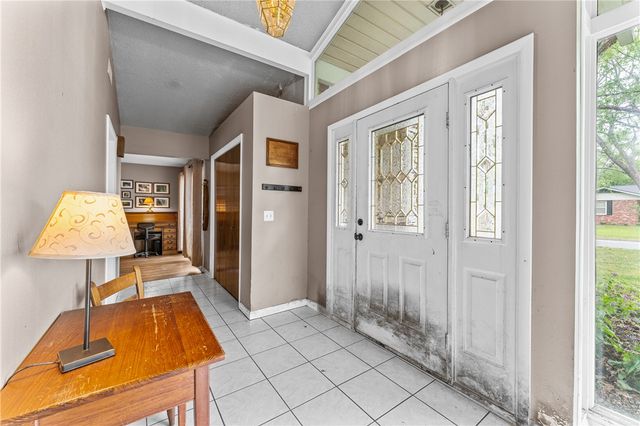 1703 W Emma Avenue, Springdale, AR 72762