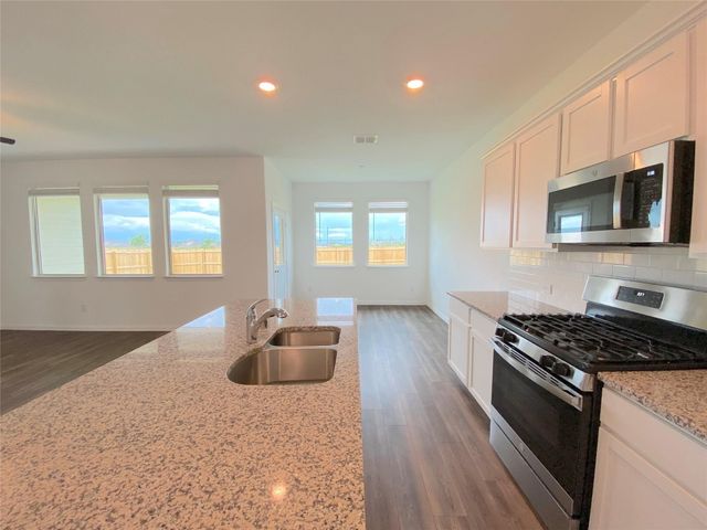 565 Pueblo Bonito Trail, Fort Worth, TX 76052