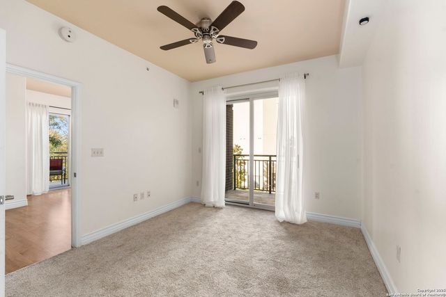 215 Center St Apt 203, San Antonio, TX 78202