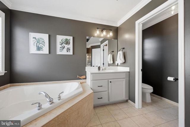 2177 RED BARN DR, Furlong, PA 18925