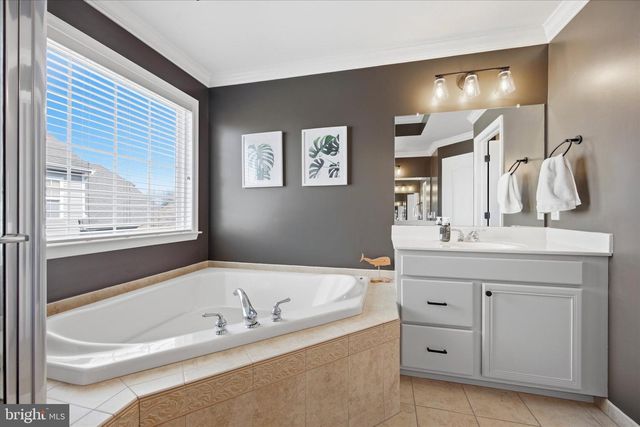 2177 RED BARN DR, Furlong, PA 18925