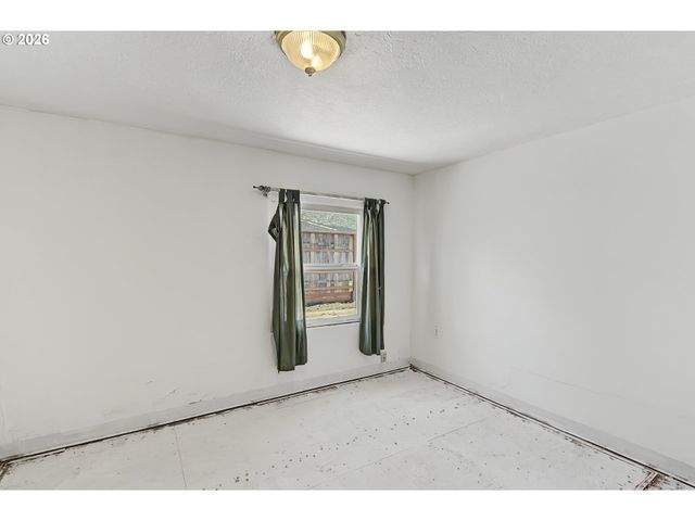 7287 Se JOHNSON St, Hillsboro, OR 97123
