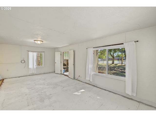7287 Se JOHNSON St, Hillsboro, OR 97123