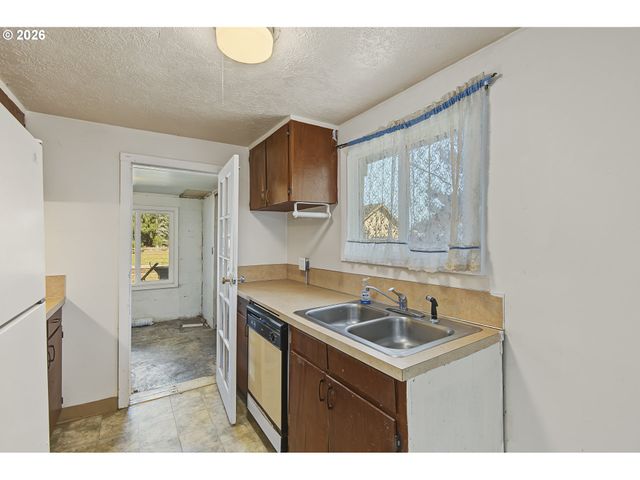 7287 Se JOHNSON St, Hillsboro, OR 97123