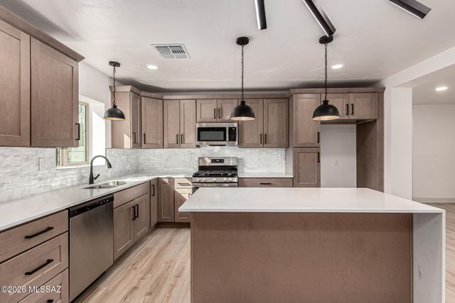 2032 E Florence Drive, Tucson, AZ 85719