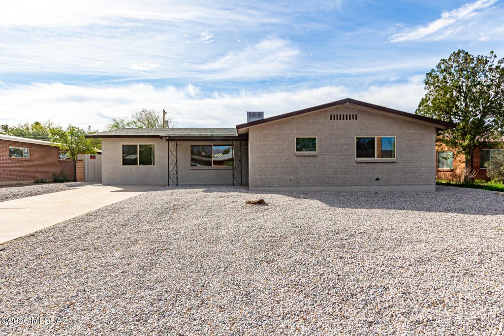 2032 E Florence Drive, Tucson, AZ 85719