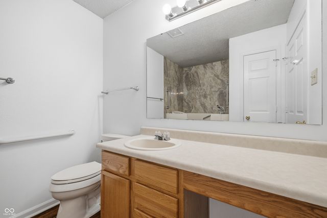 5624 N Jamestown, Mccordsville, IN 46055