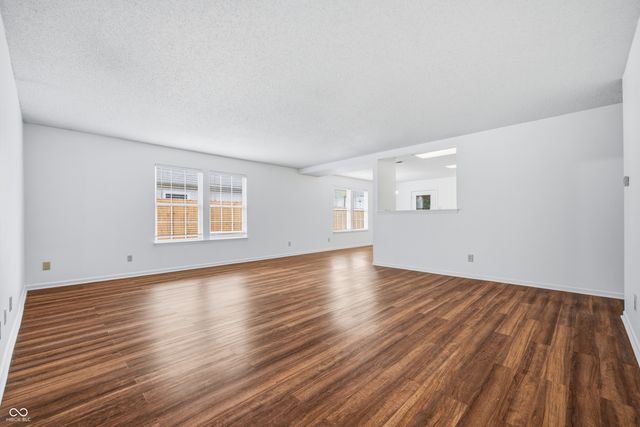 5624 N Jamestown, Mccordsville, IN 46055