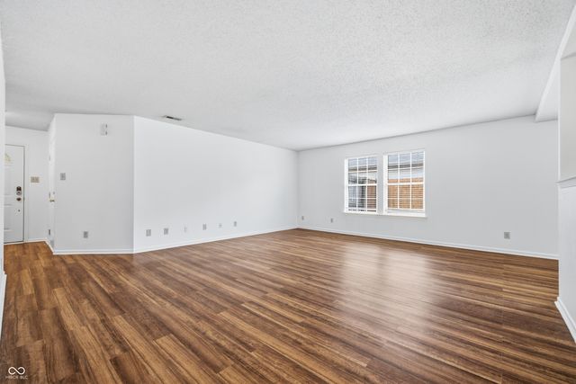 5624 N Jamestown, Mccordsville, IN 46055