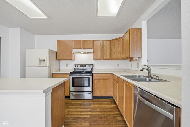 5624 N Jamestown, Mccordsville, IN 46055