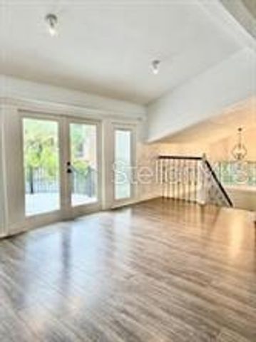 512 WIDEVIEW AVENUE, Tarpon Springs, FL 34689