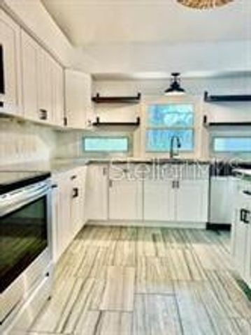 512 WIDEVIEW AVENUE, Tarpon Springs, FL 34689