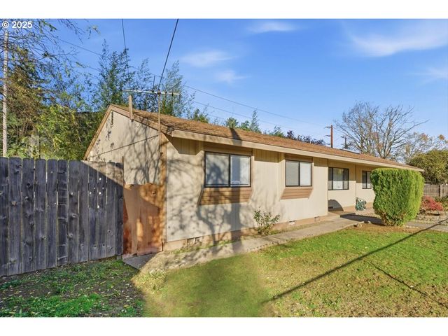 4025 Ne ROSELAWN St, Portland, OR 97211