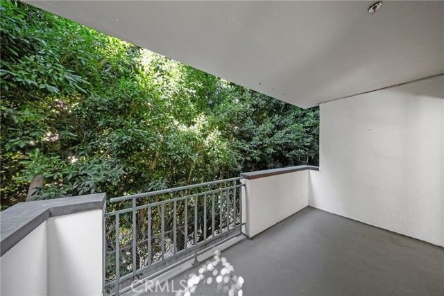 1401 S Bentley Avenue 203, Los Angeles, CA 90025