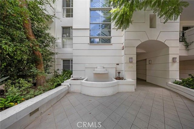 1401 S Bentley Avenue 203, Los Angeles, CA 90025