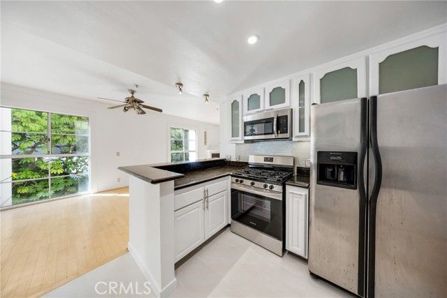 1401 S Bentley Avenue 203, Los Angeles, CA 90025