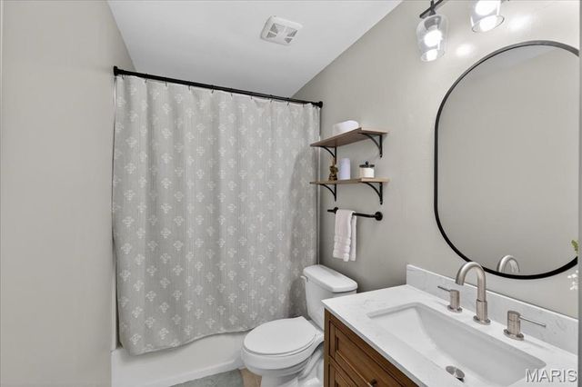 365 Palermo Drive, Ballwin, MO 63021