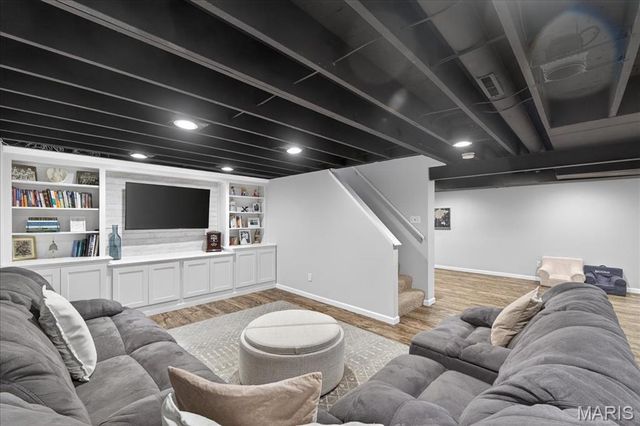 365 Palermo Drive, Ballwin, MO 63021