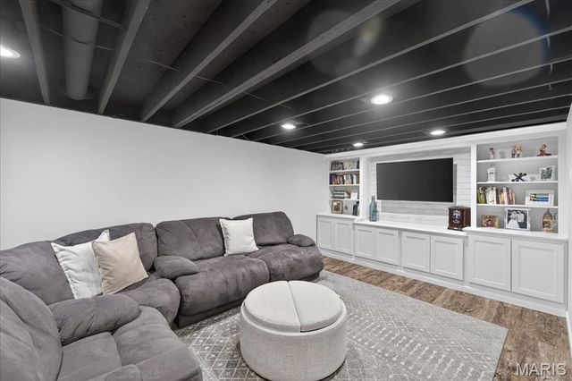 365 Palermo Drive, Ballwin, MO 63021