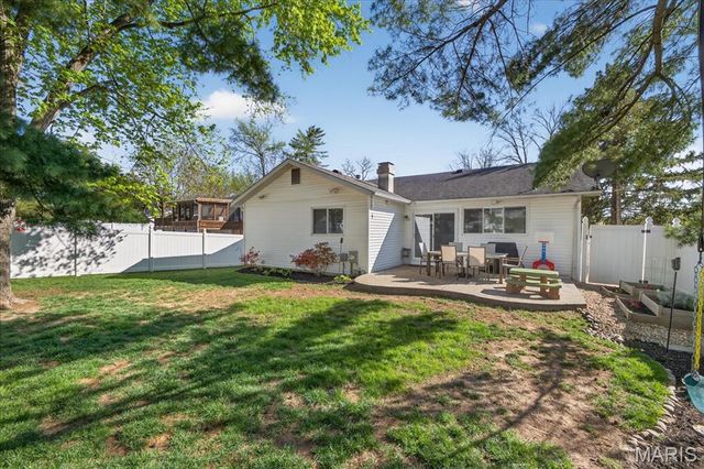 365 Palermo Drive, Ballwin, MO 63021